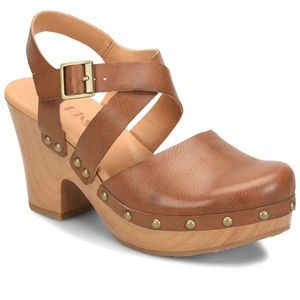 Korks Abloom Clogs 8 Tan Like New